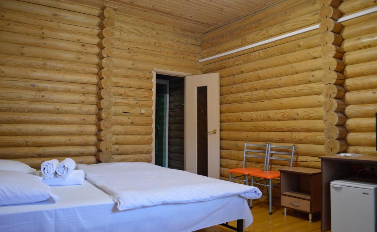 Абхазская Усадьба Hotel Gagra Exterior photo